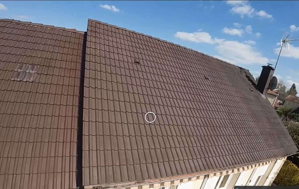 Inspection aérienne d’une toiture avec un drone